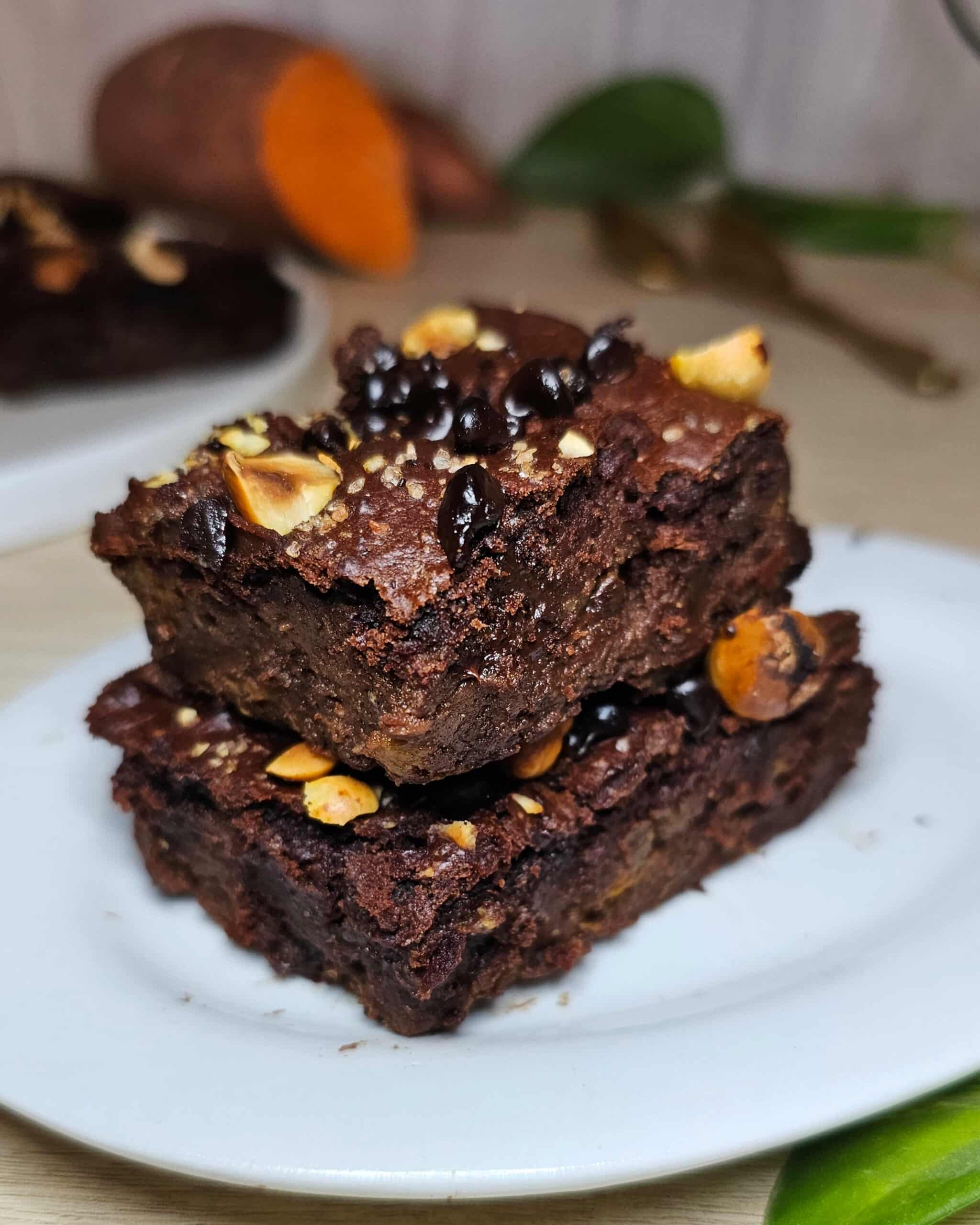 BROWNIE ULTRA-FUDGY aux graines de chia & patate douce
