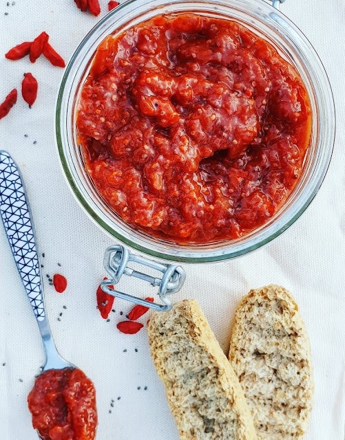 CONFITURE DE FRAISES AUX BAIES DE GOJI allégée