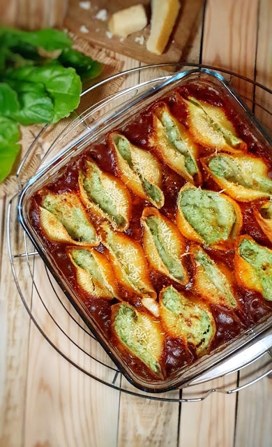 CONCHIGLIONI FARCIS A LA RICOTTA ET BLETTES