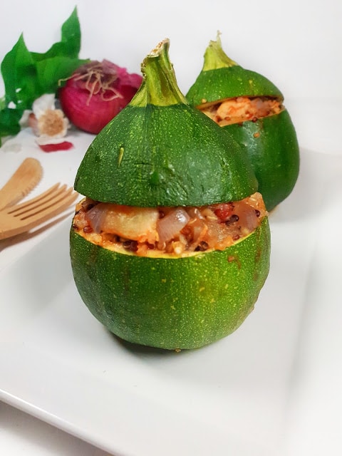 COURGETTE FARCIE AU QUINOA (sans gluten, végétalien)