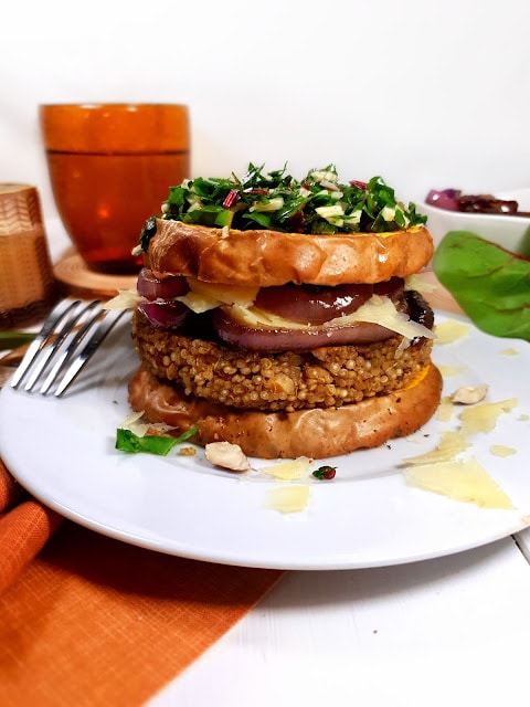 BURGER BUTTERNUT & GALETTE QUINOA/NOISETTES