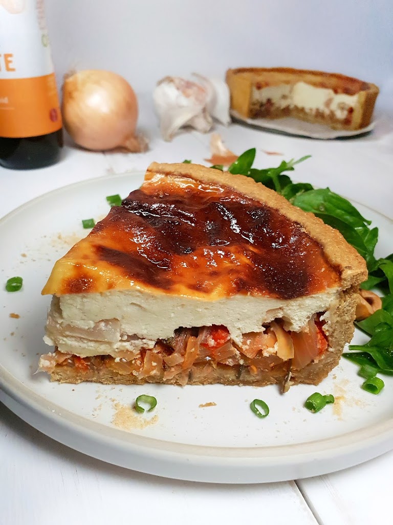 TARTE OIGNONS, TOFU SOYEUX & FROMAGE BLANC