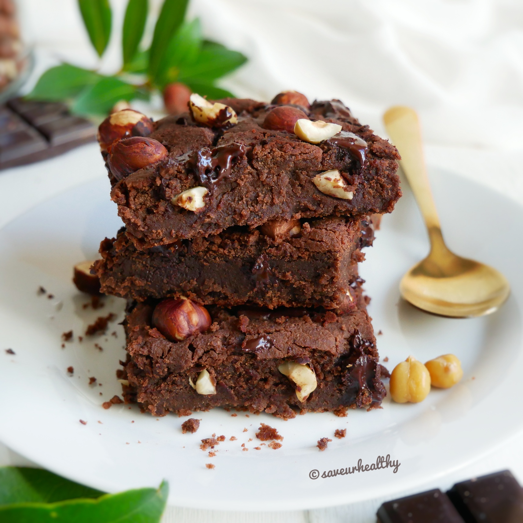 BROWNIE VEGAN PROTÉINÉ au pois-chiche