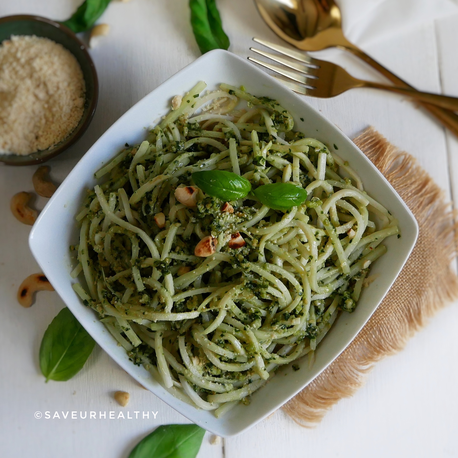 Pesto sans pignon, sans parmesan (vegan)